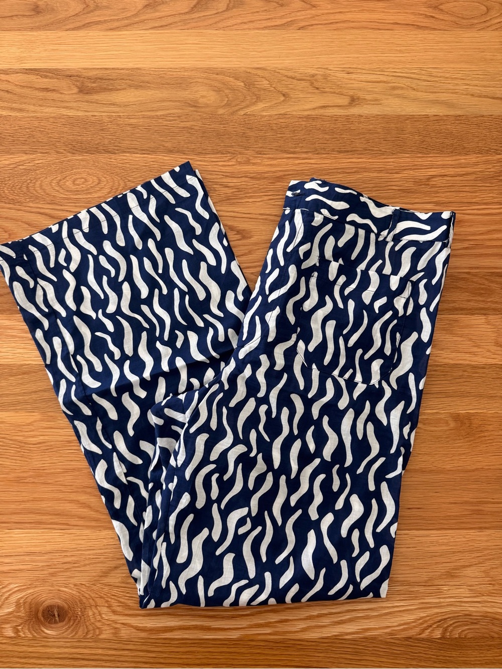 Women’s Zara Navy and White Abstract Pants